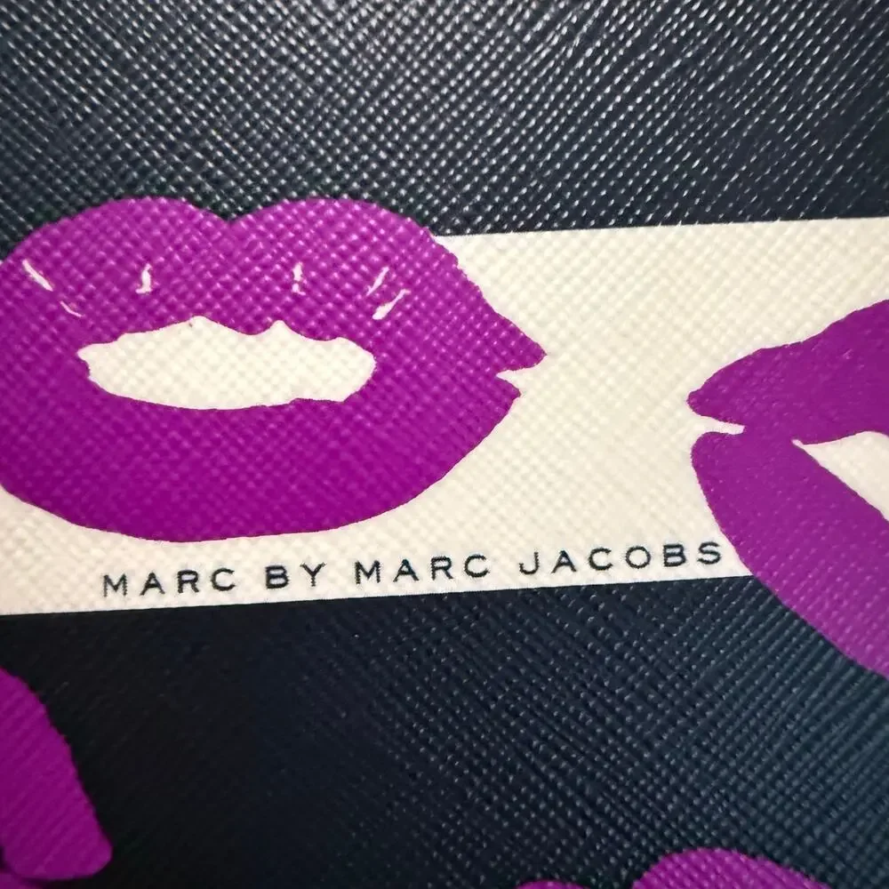 Marc by Marc Jacobs Striped Purple Lips Laptop Sleeve / Case